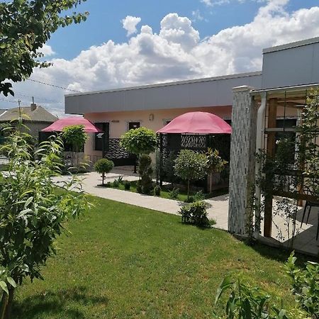 Brize Guest House Тузла Экстерьер фото
