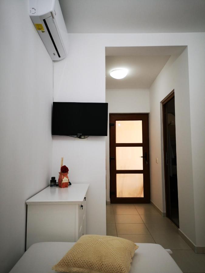 Brize Guest House Тузла Экстерьер фото