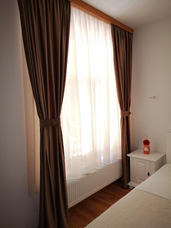 Brize Guest House Тузла Экстерьер фото