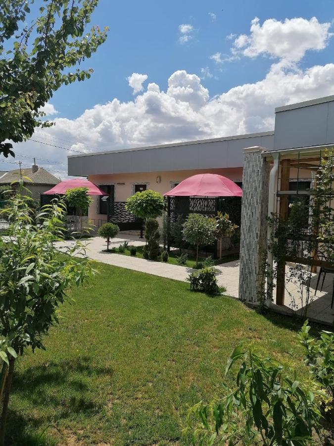 Brize Guest House Тузла Экстерьер фото